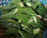 Foto langkah ke 2 dari resep Oseng kacang bendi udang rebon.