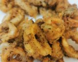 Foto langkah ke 3 dari resep Fried Cajun calamari.