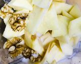 A picture of step 1 of Apple walnuts smoothie bowl.