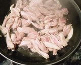 Foto del paso 2 de la receta: Salteado de pollo en lecho de berenjenas