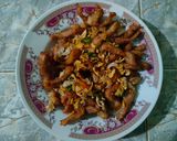 รูปขั้นตอนการทำที่ 4 ของ หมูทอดกระเทียมพริกสด 🐖🍂🌶️