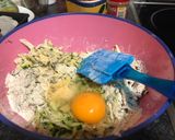 Foto del paso 3 de la receta: Base de pizza con calabacín, avena y chía