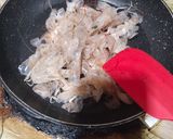 Foto langkah ke 1 dari resep Krupuk kepala dan kulit udang.