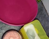 A picture of step 1 of Mix fruit juice.