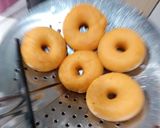 Foto langkah ke 6 dari resep Donat Ubi Kuning.