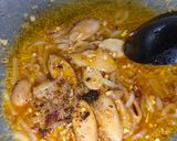 Foto langkah ke 2 dari resep Pasta Sosis Sambal Kacang.