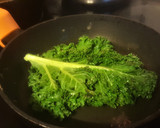 Foto del paso 2 de la receta: Sándwich de pechuga de pavo, tortilla y Kale