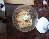 Foto del paso 1 de la receta: Buñuelos de garbanzos, salchicha y brotes de soja
