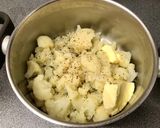 Foto del paso 1 de la receta: Dorada con almendras, couscous y puré de coliflor 😋