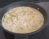 Foto del paso 4 de la receta: Tagliatelli con gambas en salsa de queso azul