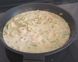 Foto del paso 4 de la receta: Tagliatelli con gambas en salsa de queso azul