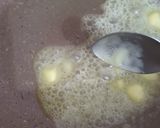 A picture of step 2 of Thai golgappe.