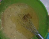 Foto langkah ke 5 dari resep Bolu pisang kukus tanpa mixer.