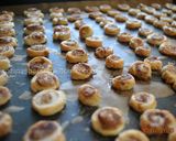 A picture of step 12 of Tiny Cinnamon Rolls شیرینی رول دارچینی.