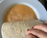 Hình bước làm 2 của món Bánh Paratha Trứng Và Phô Mai