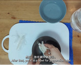 A picture of step 2 of 【蟹柳蒸蛋 / Steam Egg with Crabstick】细滑鲜嫩，无比可口！.