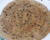 A picture of step 5 of Methi masala paratha.