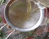 A picture of step 3 of Lemongrass tea.