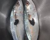 Foto langkah ke 1 dari resep Pepes Ikan Kembung Daun Singkong.