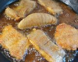 Paprikás lisztben sült afrikai harcsafilé recept fázis 2 fotója