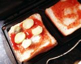 ग्रिल सैंडविच टोस्ट (Grill sandwich sauce recipe in Hindi) रेसिपी चरण 2 फोटो