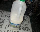 A picture of step 3 of Homemade banana milkshake.