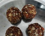 A picture of step 5 of Dates laddu.