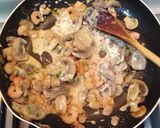 Foto del paso 2 de la receta: Salmón relleno de camarones y champiñones