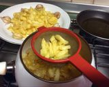 Foto del paso 1 de la receta: Huevos rotos