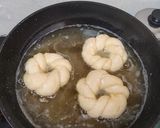 Foto langkah ke 4 dari resep Donat Maizena.