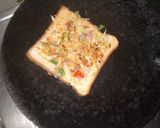 मिनी ब्रेड पिज़्ज़ा (mini bread pizza recipe in Hindi) रेसिपी चरण 4 फोटो