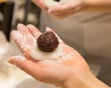 Foto del passaggio 10 della ricetta Daifuku moci giapponese preparata da Girasole