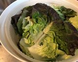 Une image de l'étape 4 de Salade de laitue rougette aux tomates,radis cerises et persil.