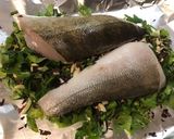 Une image de l'étape 6 de Filets de sandre au céleri branche, ail fumé, algues, citron vert et bouillon de gambas.