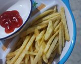 Foto langkah ke 4 dari resep Simple Homemade Fries.