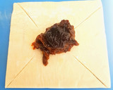 Foto del paso 3 de la receta: Flor de hojaldre relleno de ciruela
