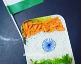 A picture of step 2 of Steam rice with raw vegetables.