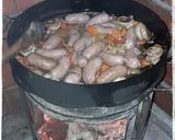 Foto del paso 4 de la receta: Chorizo a la pomarola (chorilines al disco)