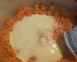A picture of step 3 of Gajjar halwa.