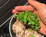 A picture of step 4 of Fried shallot and coriander rice.