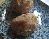 A picture of step 7 of Rice Ball (Onigiri).