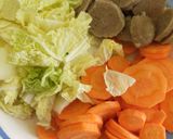 Foto langkah ke 1 dari resep Capcai Sayur Baso by @mrs_purnama_05.