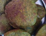 A picture of step 5 of Green Palak Puri.