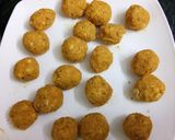 A picture of step 3 of Bhagat Muthia nu Shaak.
