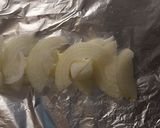 Foto del paso 3 de la receta: Solomillo en papillot, con cebollas y manzanas