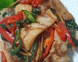 รูปขั้นตอนการทำที่ 3 ของ "ปลากะพงผัดฉ่า" Stir Fried Spicy Fish 🐟🌶🧄