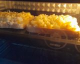 Foto langkah ke 3 dari resep Cheese Corn Sandwich.