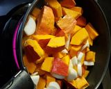 Une image de l'étape 2 de °Velouté de potimarron et chips de chorizo °.