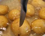 Foto del paso 2 de la receta: Papas rellenas con queso envueltas en tocino🌺