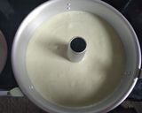 A picture of step 5 of Pandan Chiffon Cake.